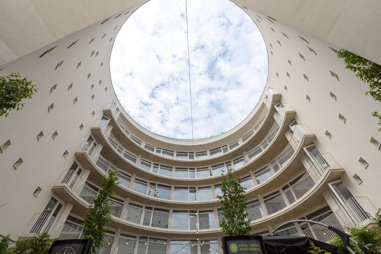 Parizs Garden Apartments เดเบรตเซน ภายนอก รูปภาพ